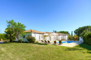Exclusive Villa Toulouse with pool in Falesia Algarve